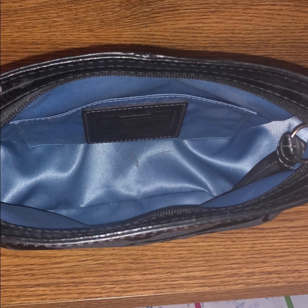 Small Coach purse - Picture 5 of 7